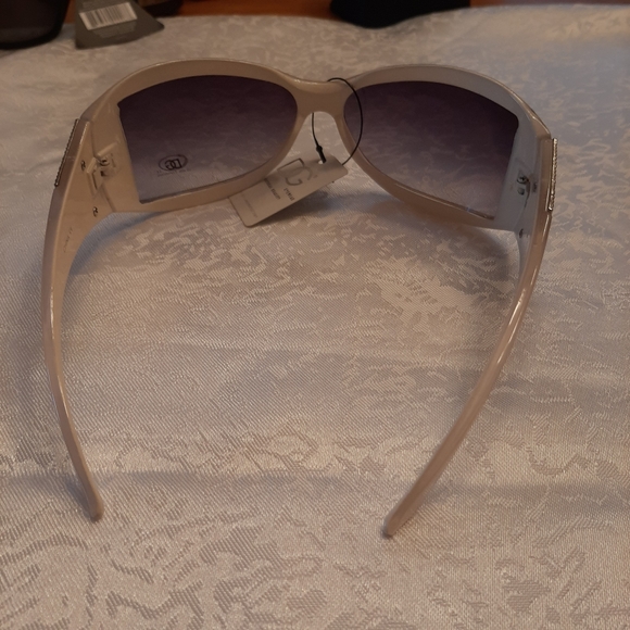 Ladies Sunglasses - Picture 3 of 7